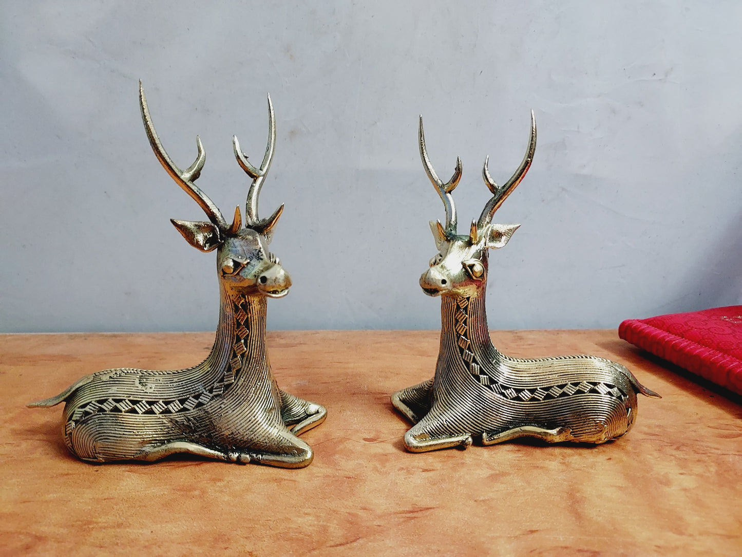 Sitting Deer Pair