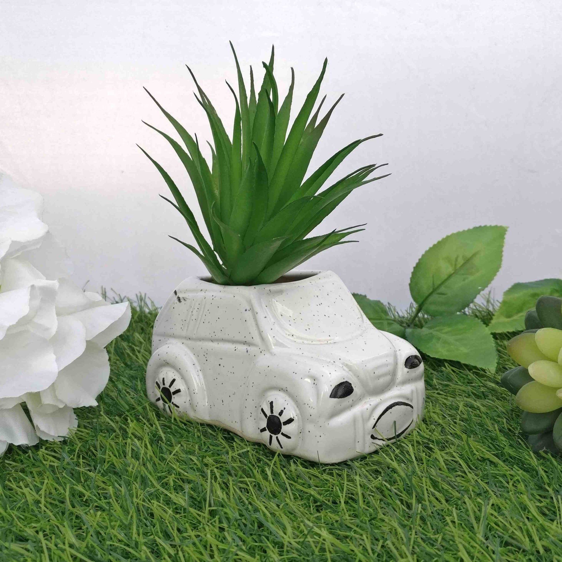 Pratibha Art Car Pot Car Ceramic Pot